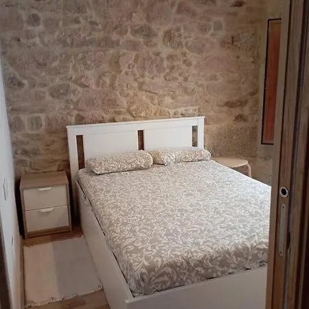 Casa De Piedra Centrica. Ferienhaus Ribeira